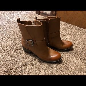 Brown boots, size 7.5